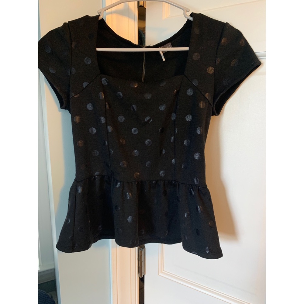 Black urban Outfitters top